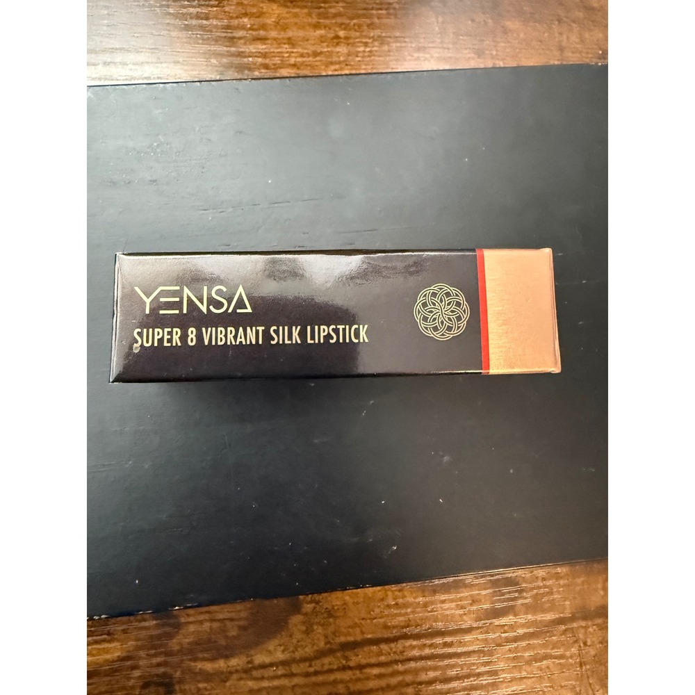 Yensa Super 8 Vibrant Silk Lipstick captivate Superfood Infused New in Box